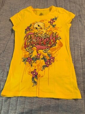 Warner Bros. Yellow Tweety Graphic Short Sleeve Tee with Pink Details